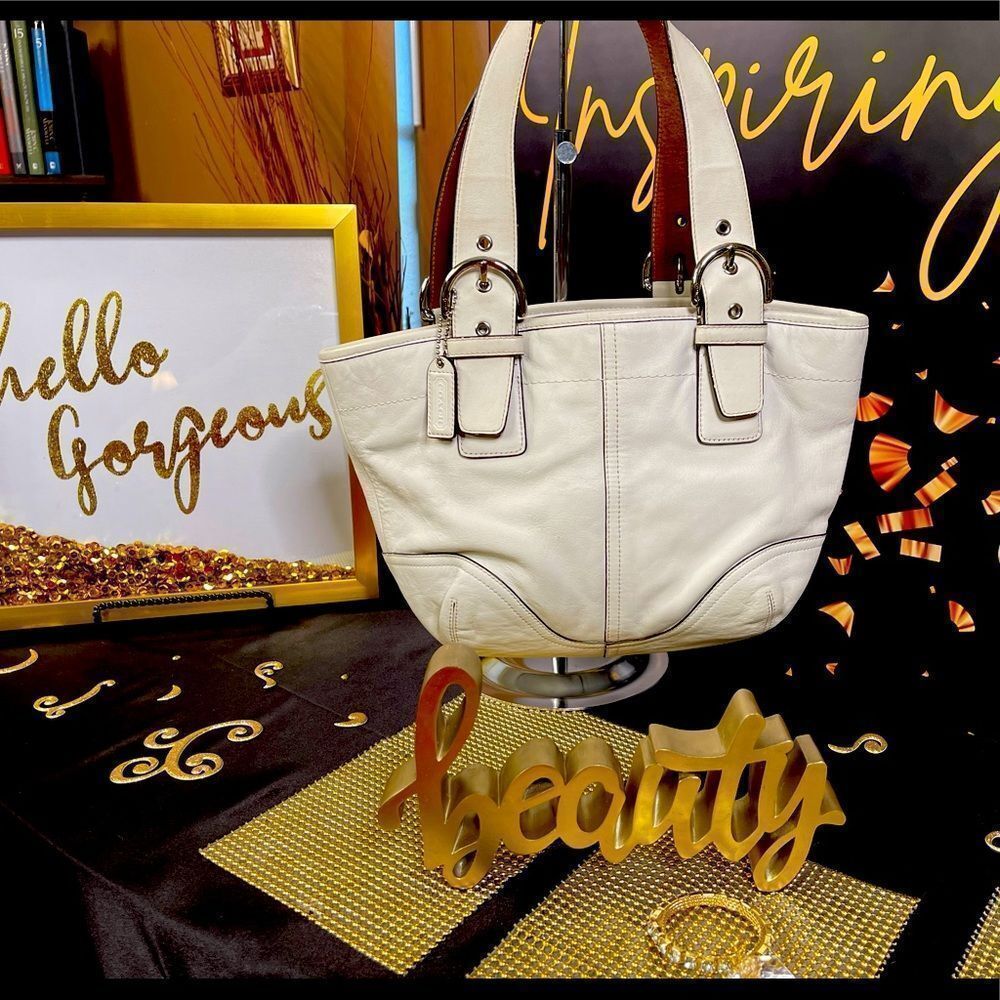 π₯π₯COACHΒ YESS LADIES!! Another one! My nameβis BLANCA and a sassy girl READY!β£οΈ - Picture 2 of 6